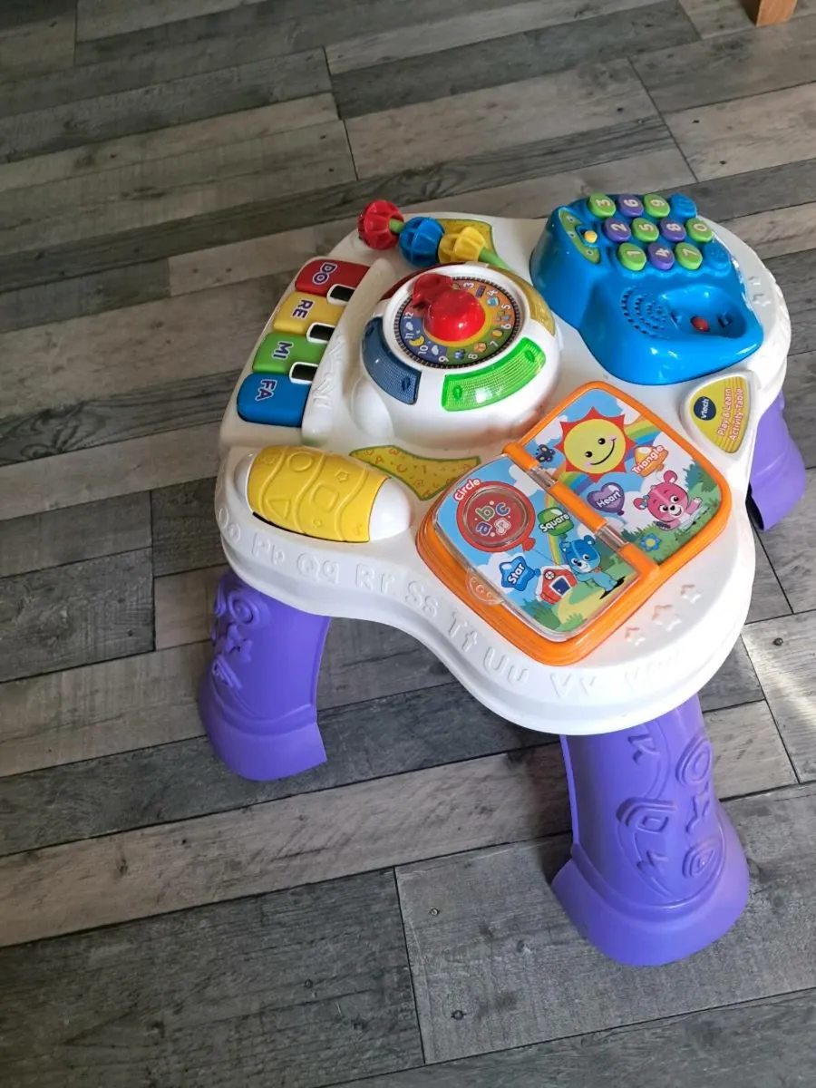 Baby's walker and activitie table - Image 1
