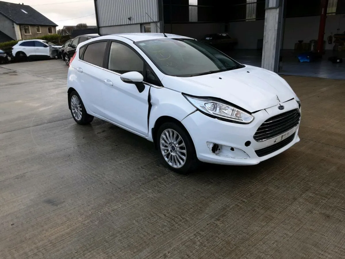 2016 ford fiesta for breaking - Image 1