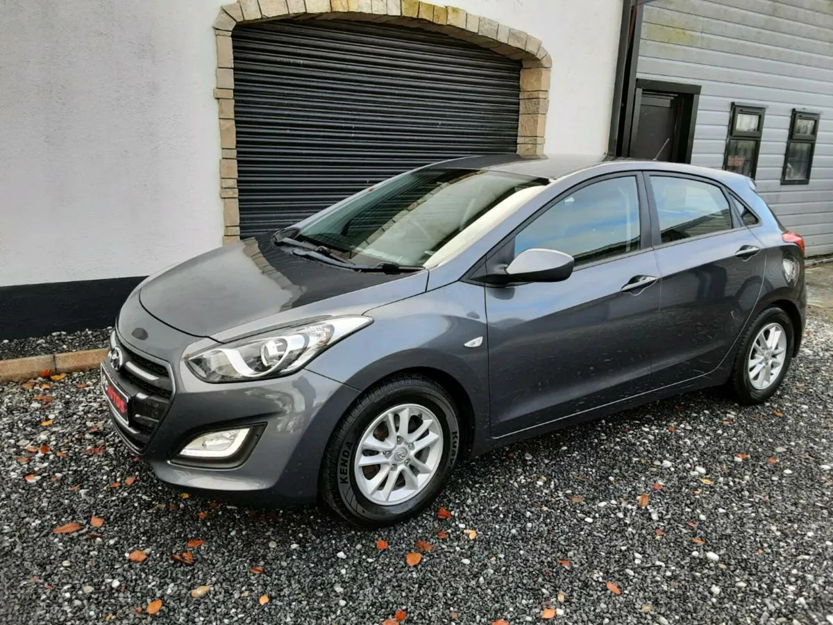 Hyundai i30 1.4 petrol   2016 - Image 2
