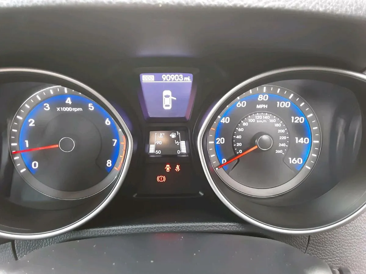 Hyundai i30 1.4 petrol   2016 - Image 4