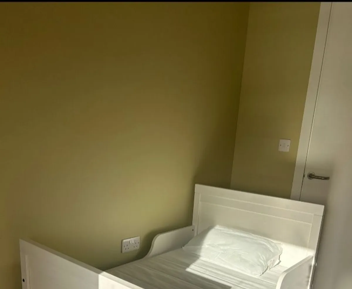 Extendable Toddler Bed - Image 2