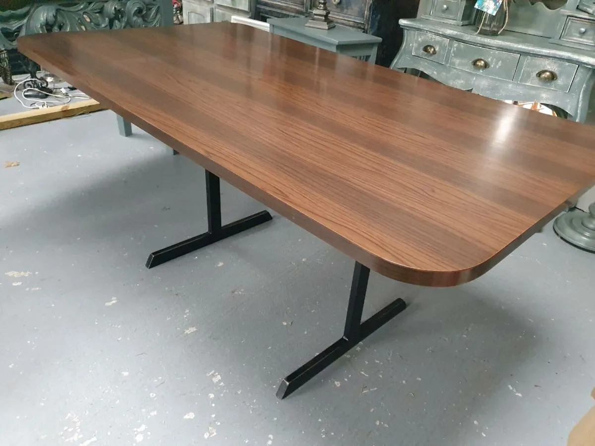6 seater walnut venered dining - Image 1
