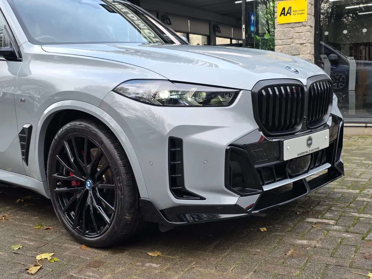 2025 BMW X5 50E M-SPORT AUTO.HUGE SPEC. - Image 3