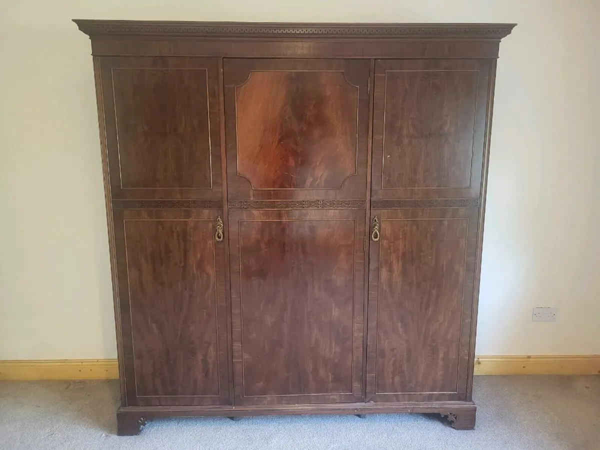 A mahogany wardrobe0 - Image 1