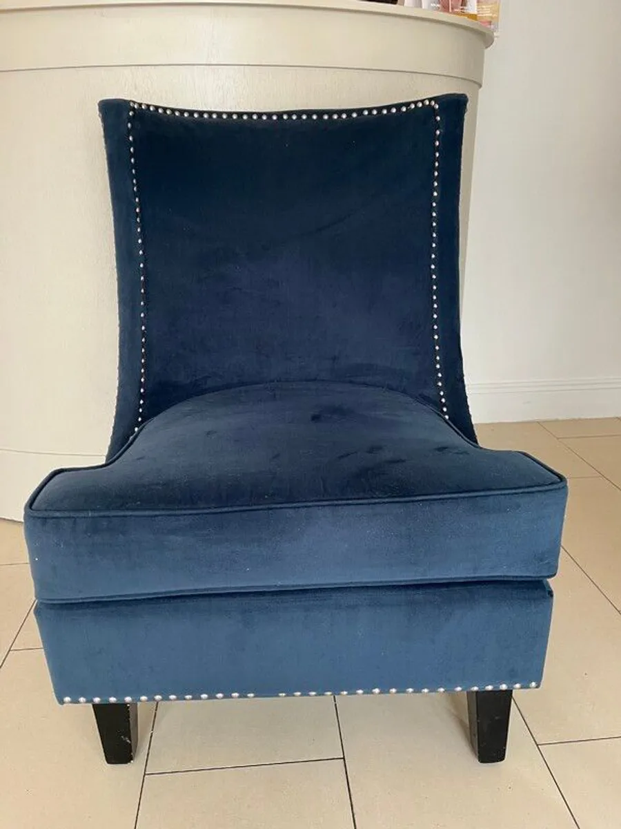 Elegant Navy Velvet Accent Chair with Stud Detailing - Image 3