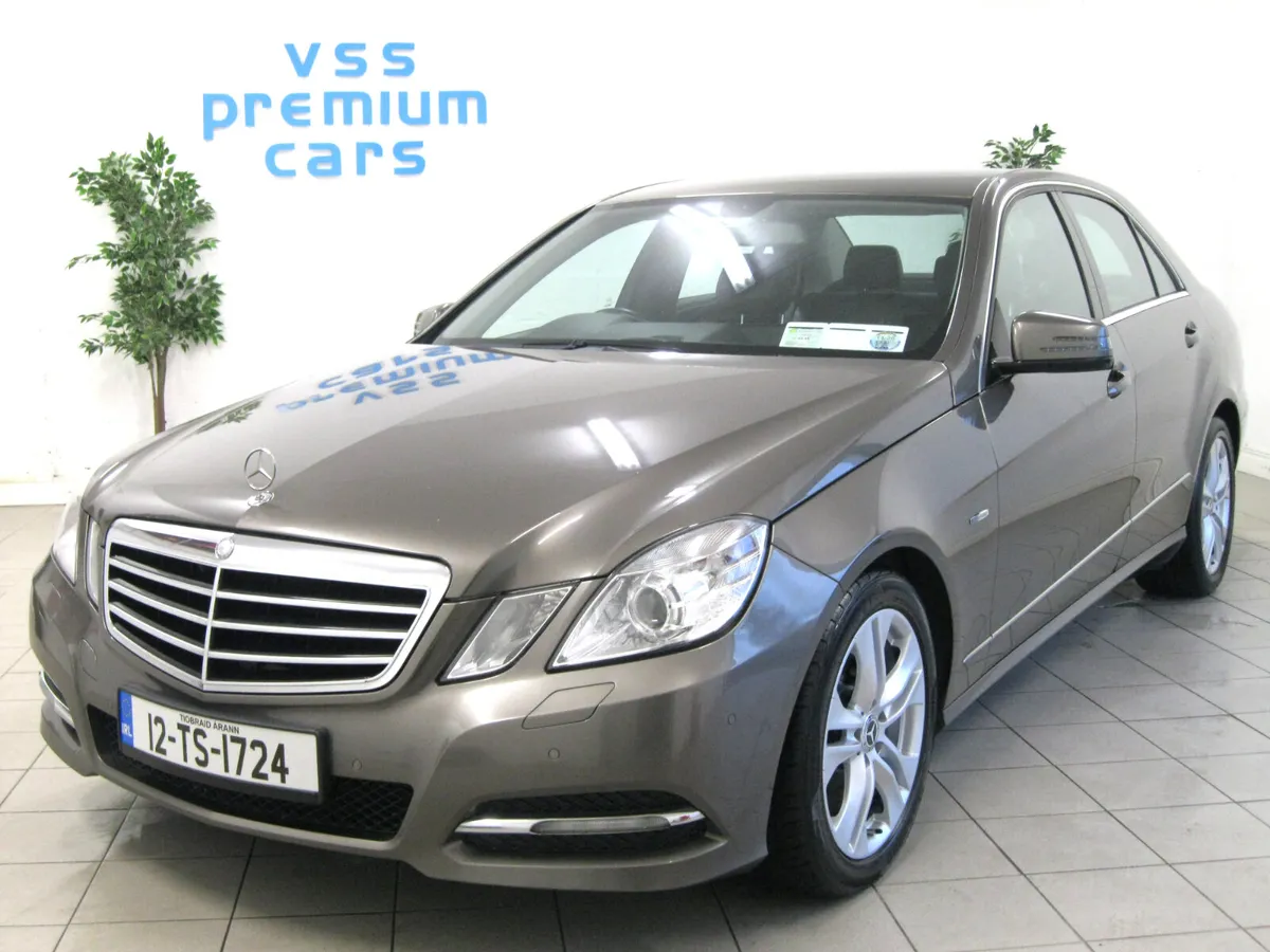 HUGE SPEC E220!! 7 SP AUTO!! NCT 2/27!! LIKE NEW!! - Image 4