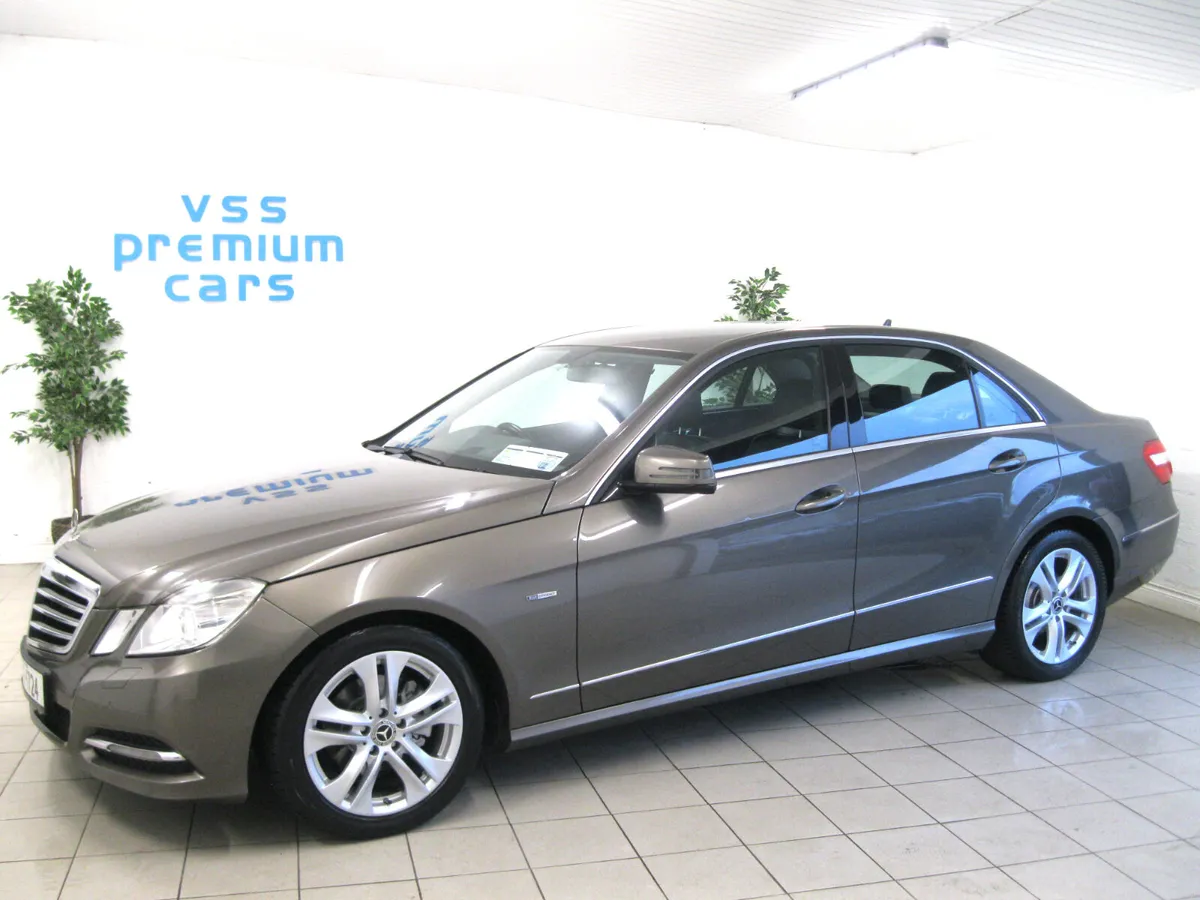 HUGE SPEC E220!! 7 SP AUTO!! NCT 2/27!! LIKE NEW!! - Image 1