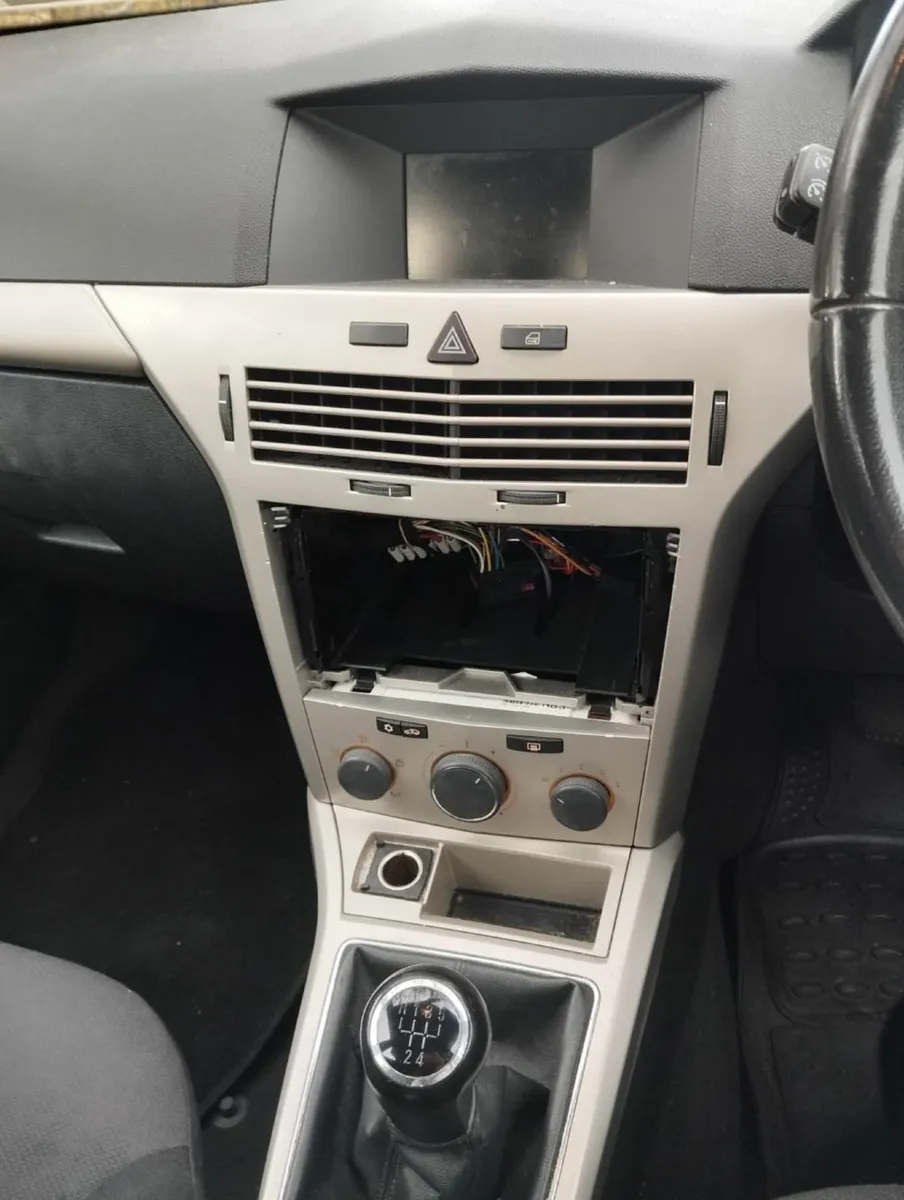 Opel Astra 2009 - Image 3