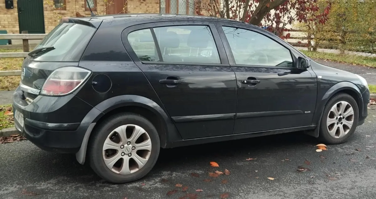 Opel Astra 2009 - Image 1