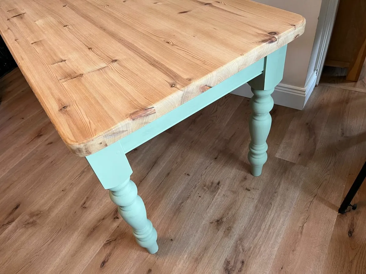 Beautiful Farmhouse Table - Delivery Available - Image 3