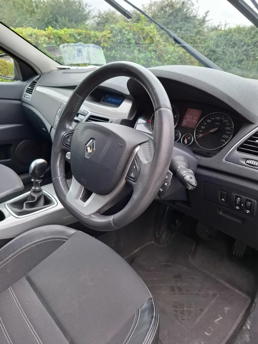 Renault Laguna 2012 - Image 2