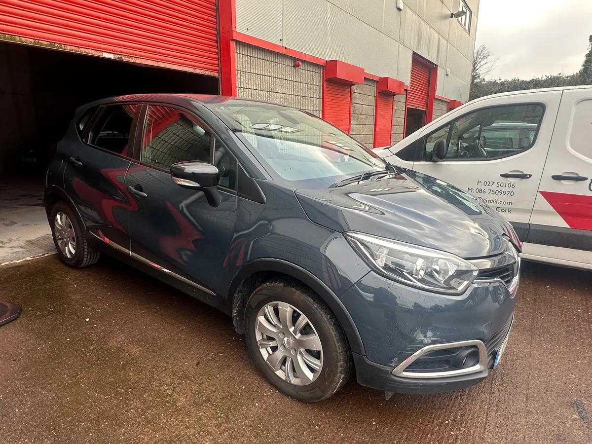 2017 Renault Captur - Image 2