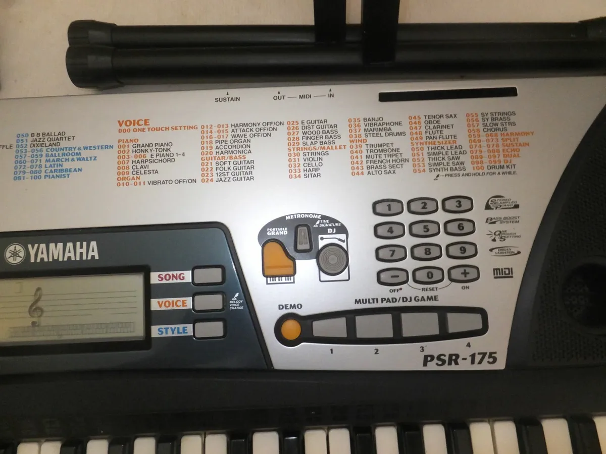 Yamaha portatone music keyboard With stand - Image 4