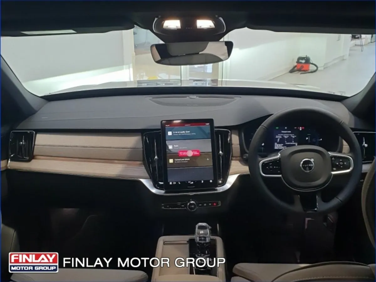 Volvo XC90 T8 Ultra Bright New Model , Pan Roof , - Image 2