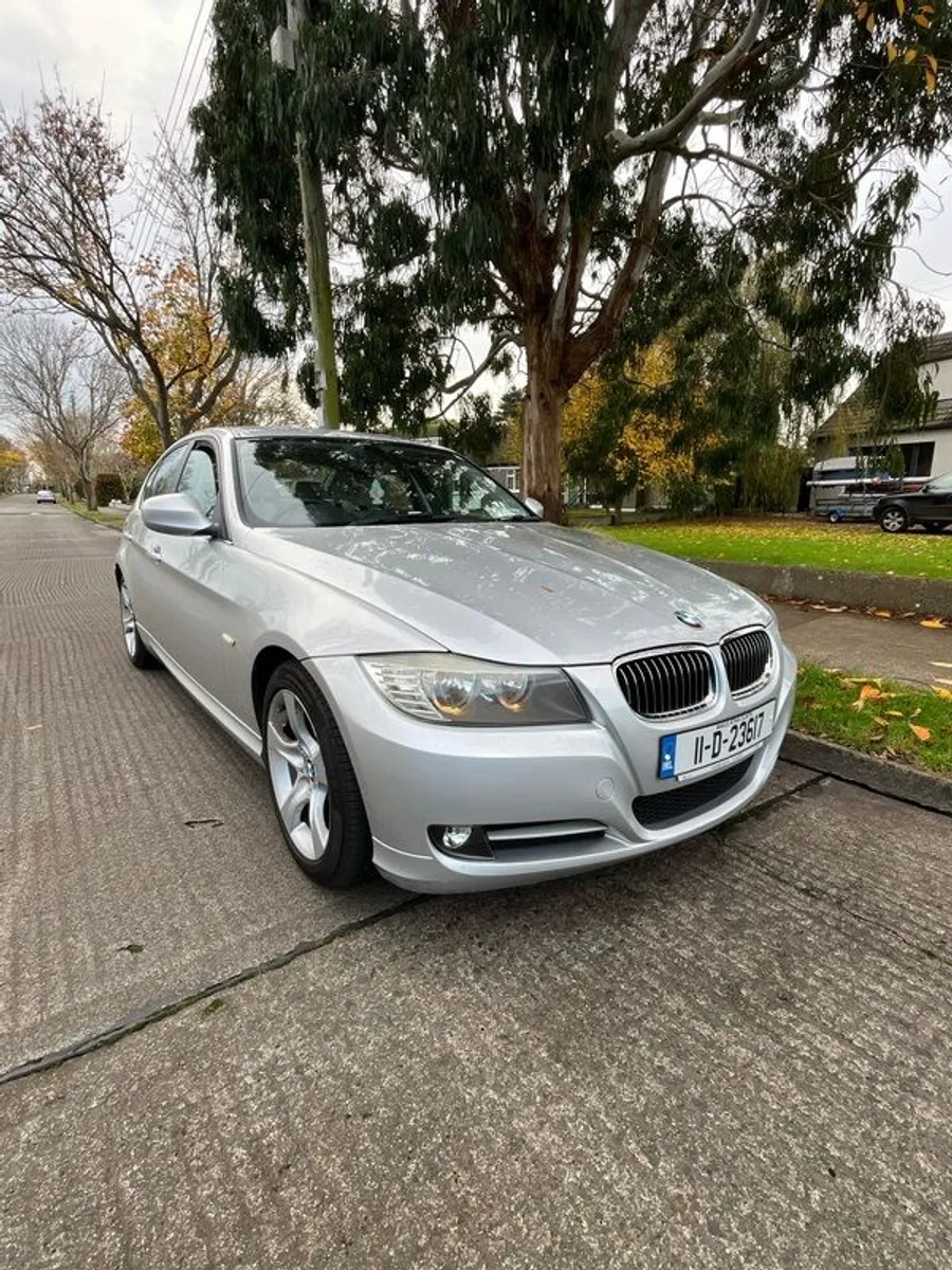 2011 Bmw 3-series - Image 1