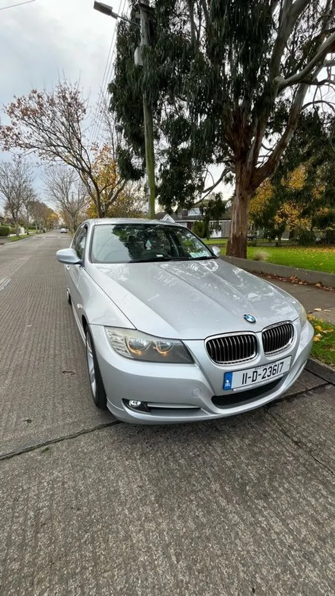 2011 Bmw 3-series - Image 3