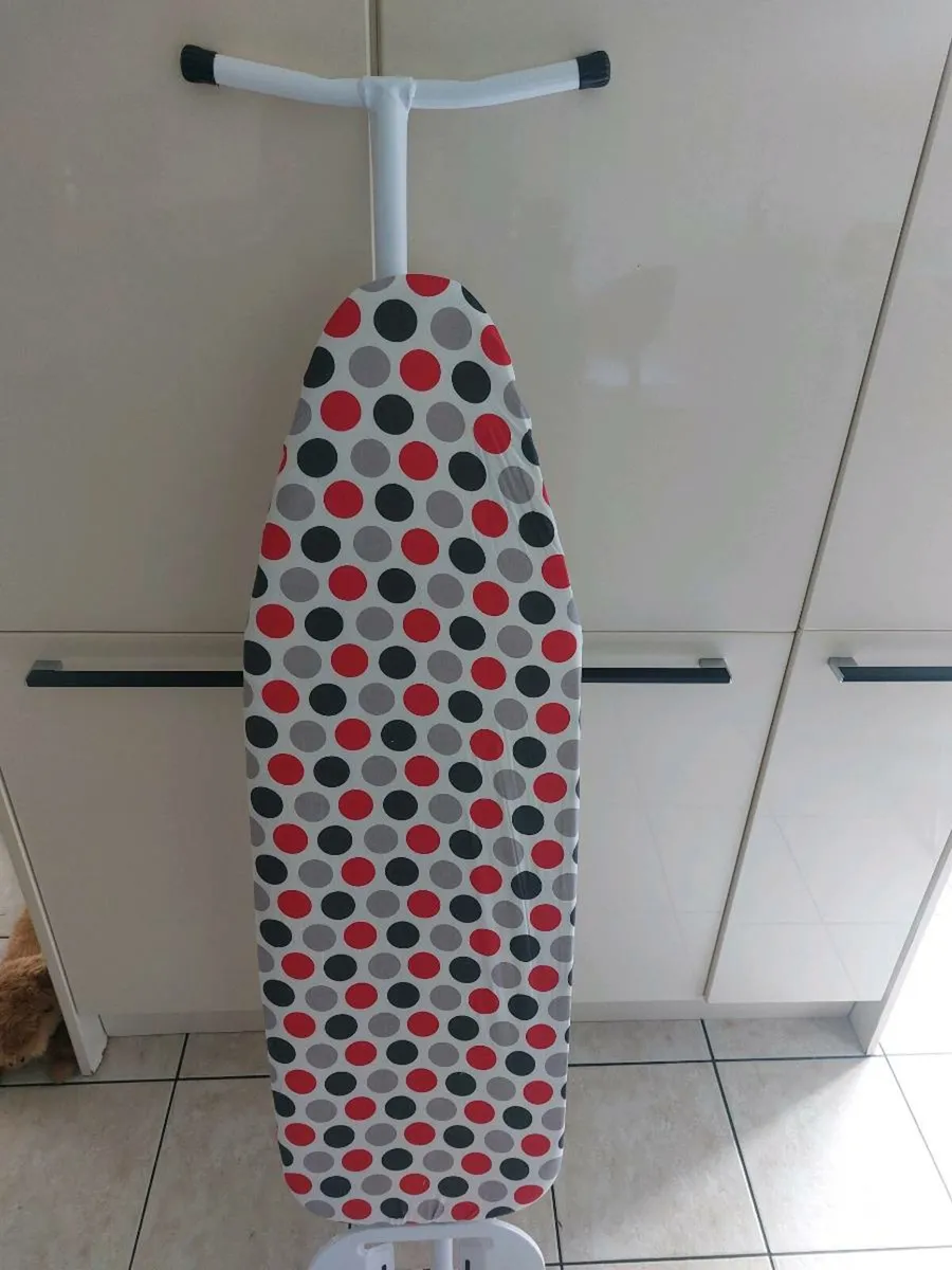 Ironing board - Image 1