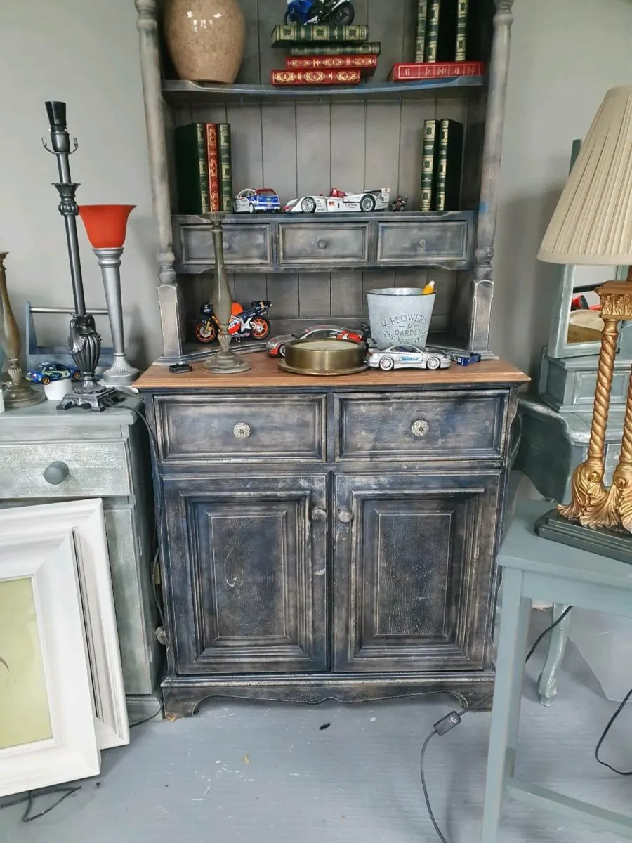 Vintage dresser - Image 1