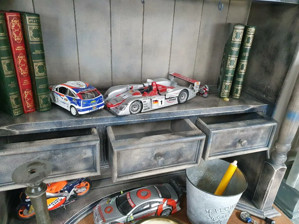 Vintage dresser - Image 4