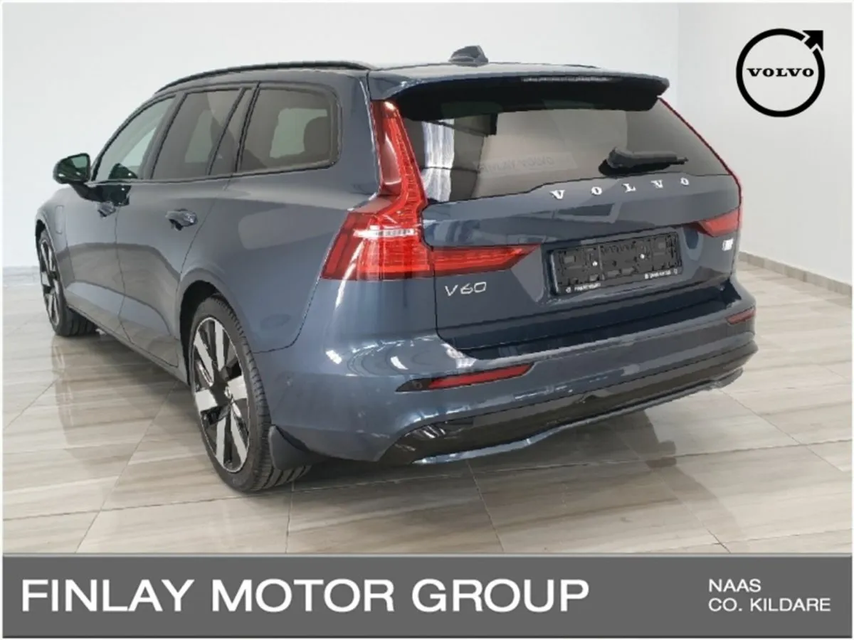 Volvo V60 T6 Plus Dark Hybrid AWD , 360 Camera . L - Image 4