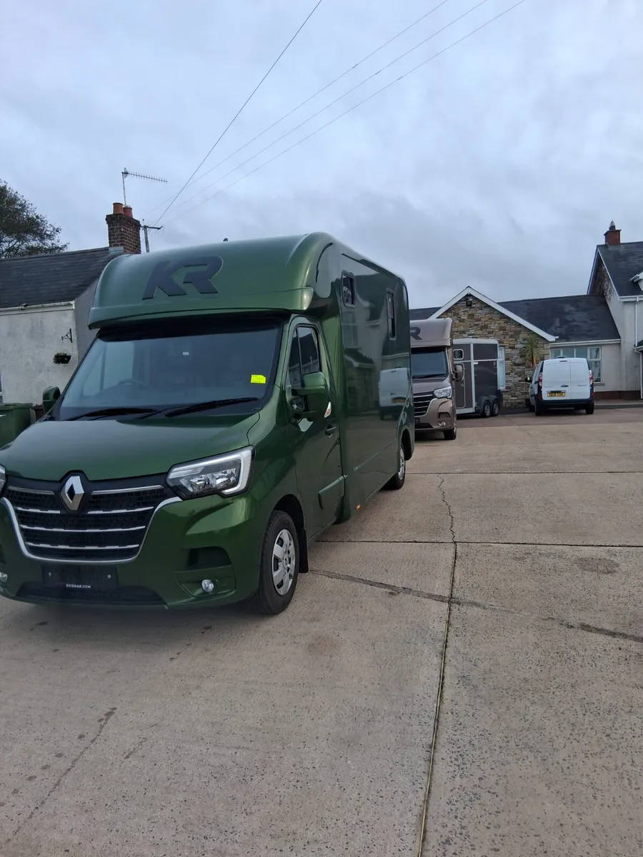 2025 Renault Master 180 BHP Automatic - Image 3