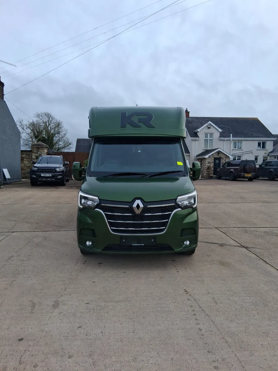 2025 Renault Master 180 BHP Automatic - Image 2