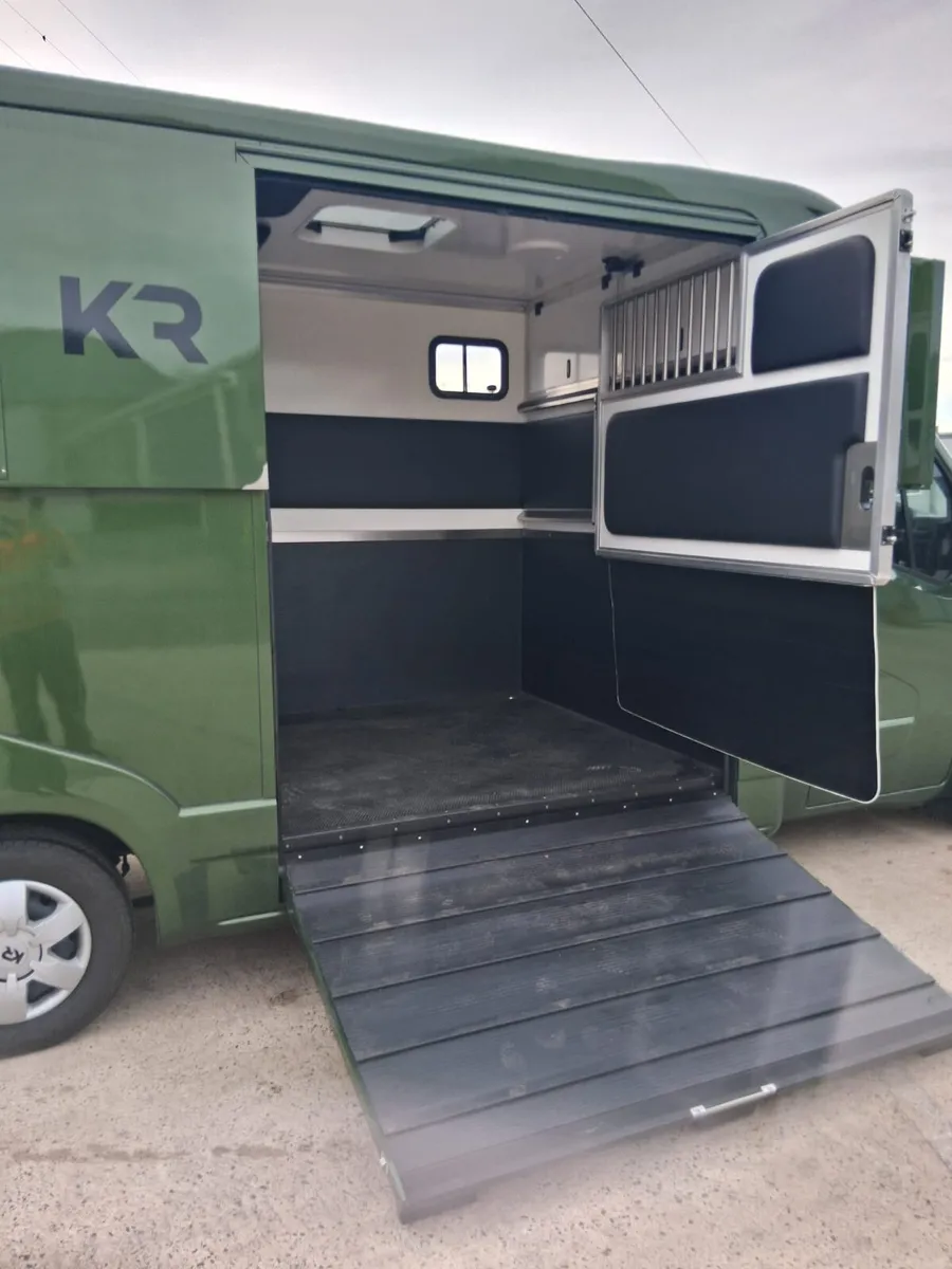 2025 Renault Master 180 BHP Automatic - Image 4