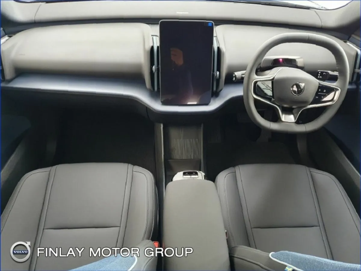 Volvo EX30 Plus, Extended range, Single motor - Image 3