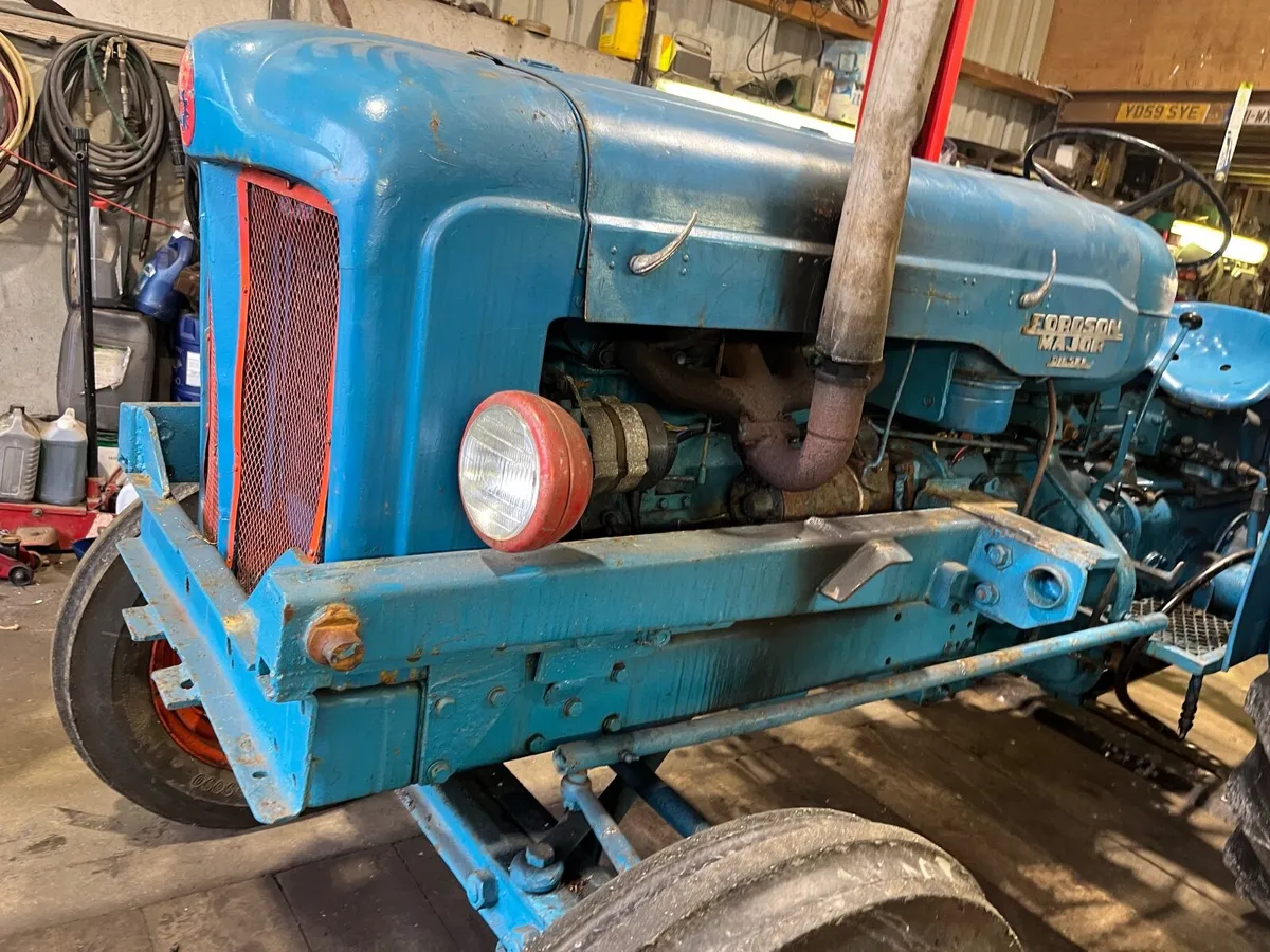 Fordson major loader - Image 1
