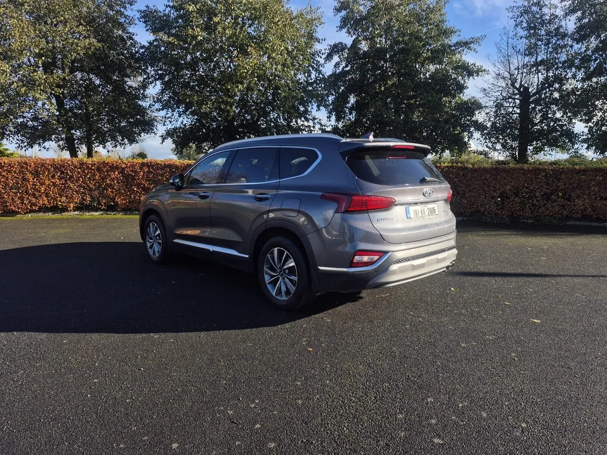 Hyundai Santa Fe Premium - Image 3