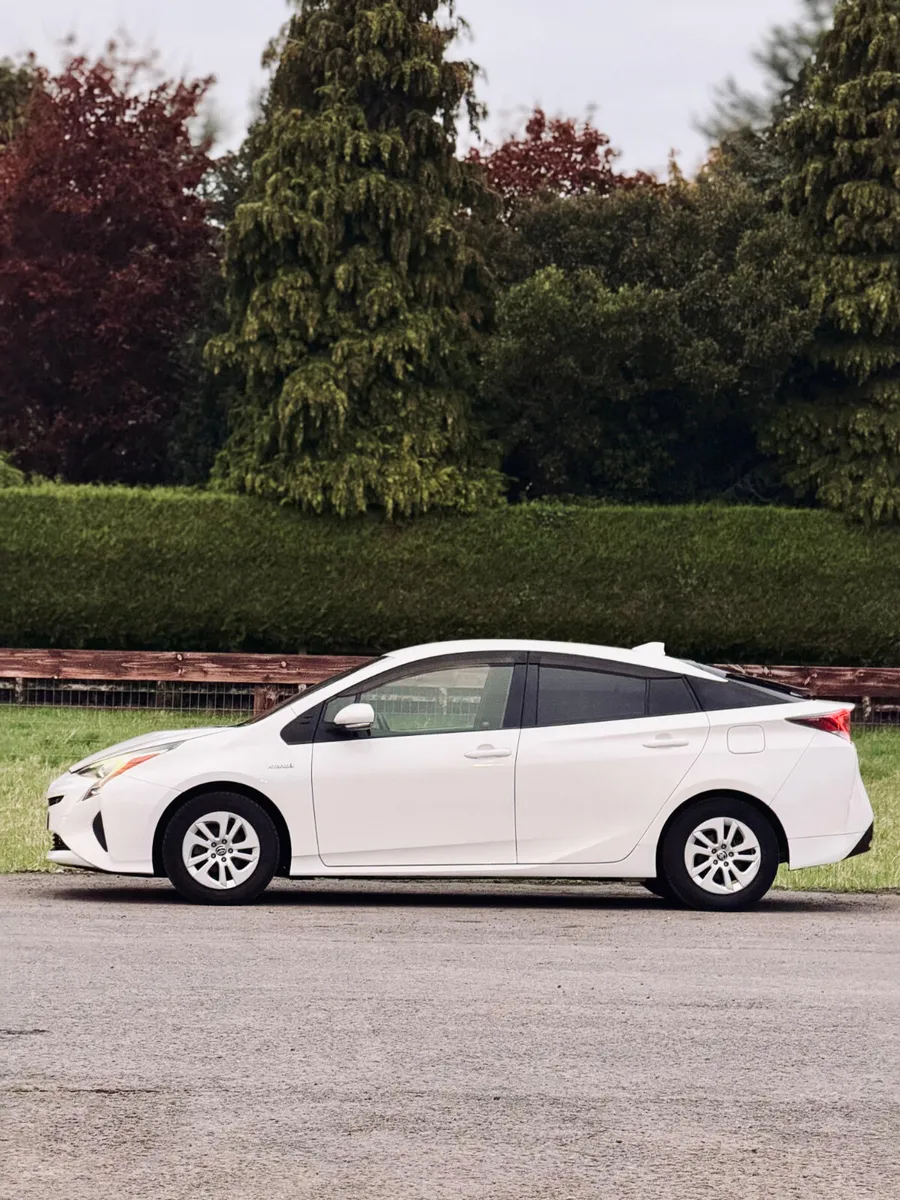 🌟Toyota Prius Icon - 1.8 Hybrid 2016🌟 - Image 2