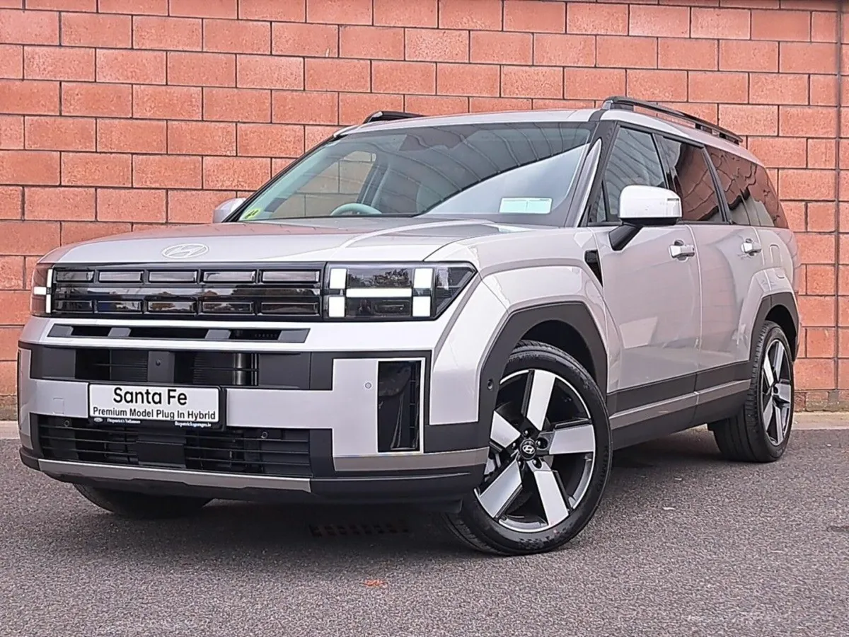 Hyundai Santa Fe Premium Model Plug In Hybrid  4 W - Image 2