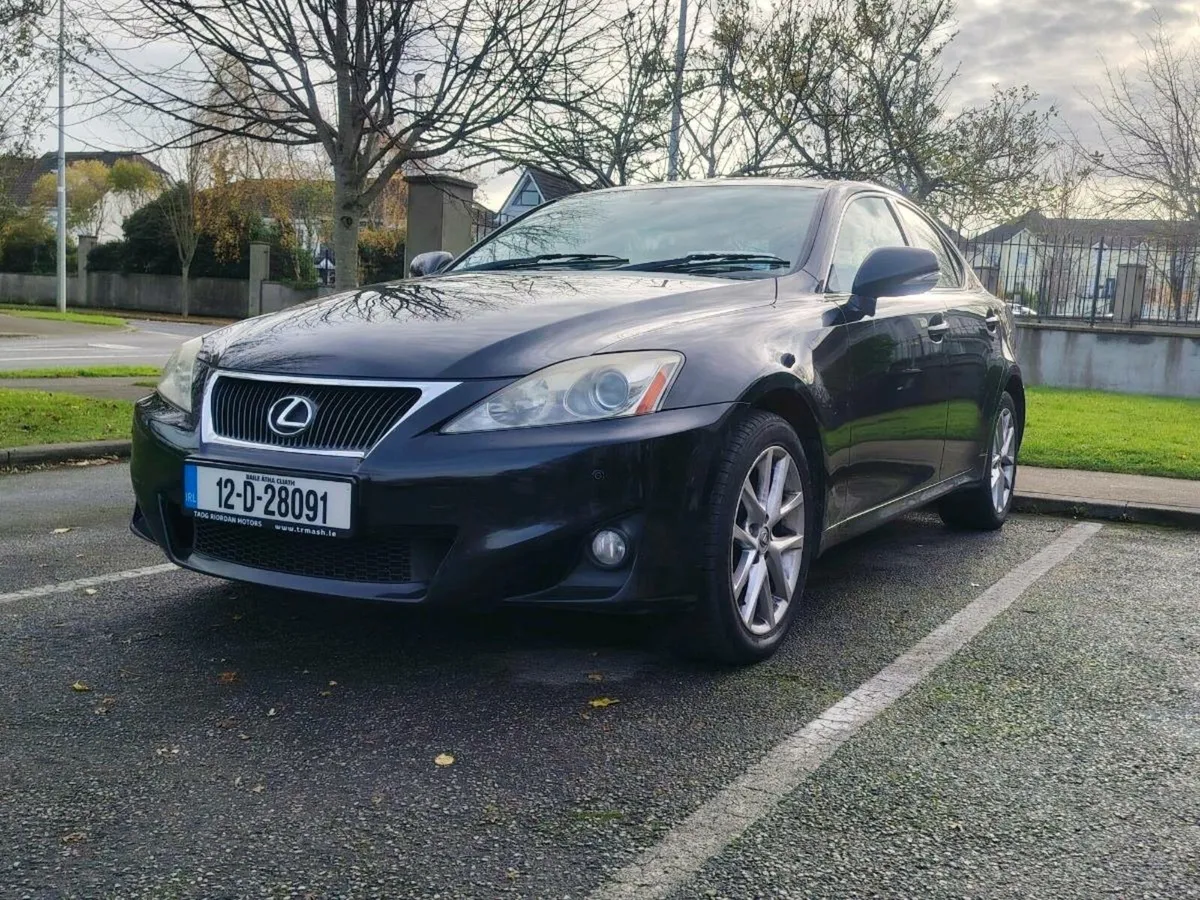 2012 IS 200D premium - Image 3