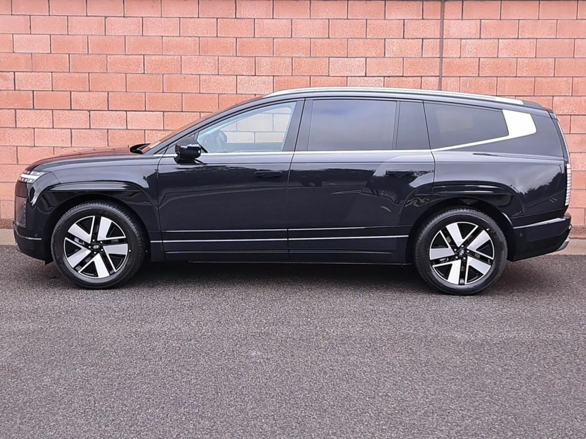 Hyundai IONIQ 9 Platinum Model 110k/wh battery ove - Image 3