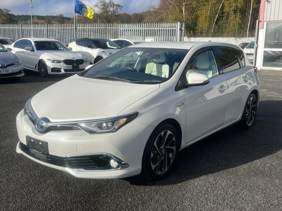 2016 Toyota Auris - Image 3