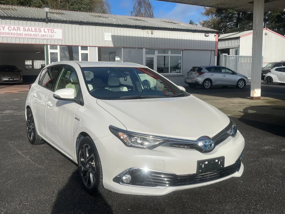 2016 Toyota Auris - Image 1