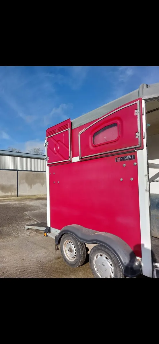 Nugent horse box - Image 1