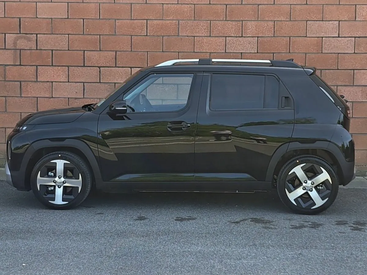 Hyundai INSTER Elegance Model 49 k/wh Battery with - Image 3