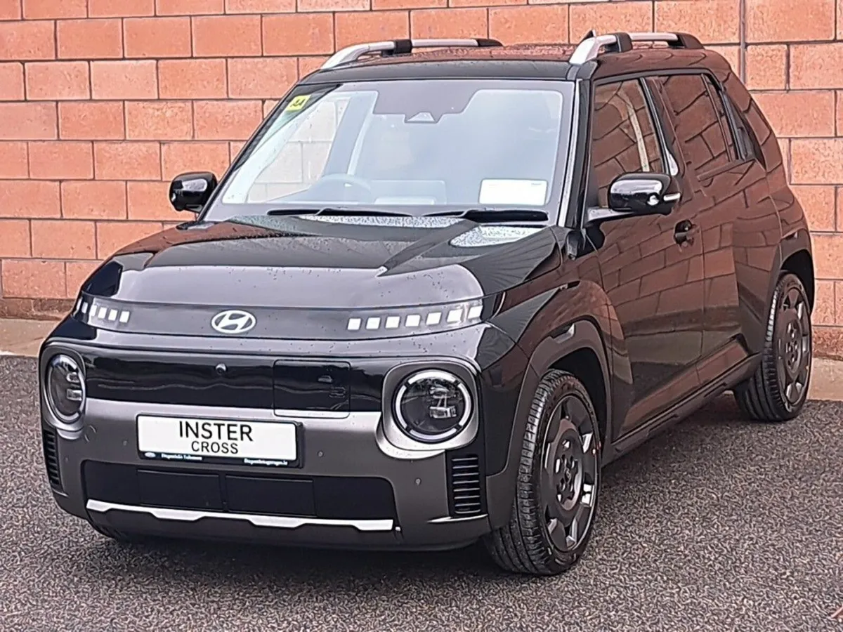 Hyundai INSTER Cross  Elegance Model 49 k/wh Batte - Image 2