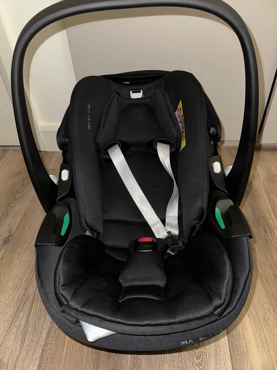 Baby Car Seat (Maxi Cosi Pebble - Like New) - Image 3
