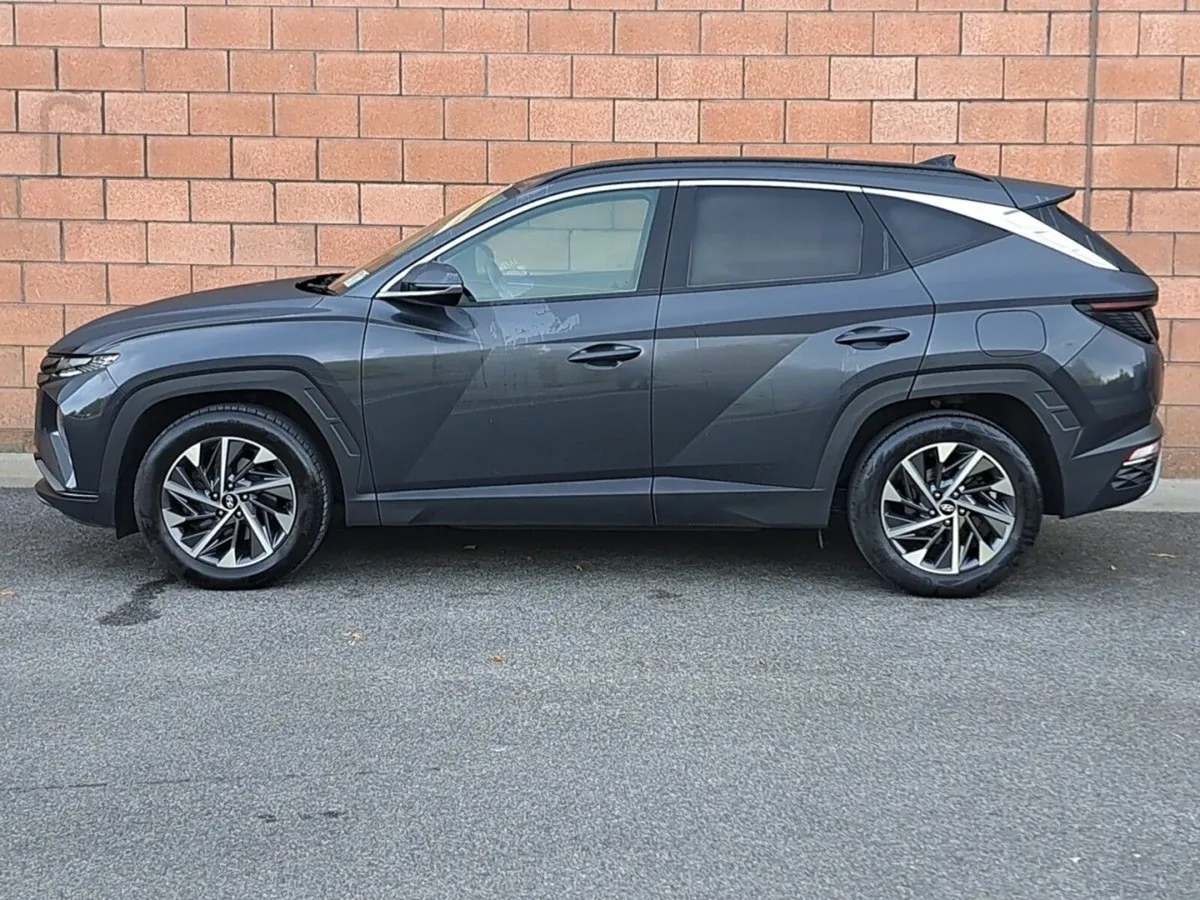 Hyundai Tucson Executive Plus Model 1.6 Diesel. - Image 3