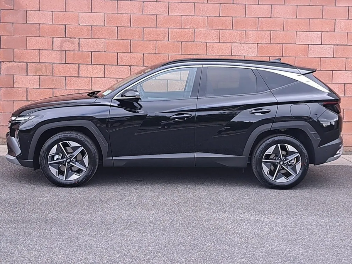 Hyundai Tucson Executive Plus Model 1.6 Diesel, Or - Image 3