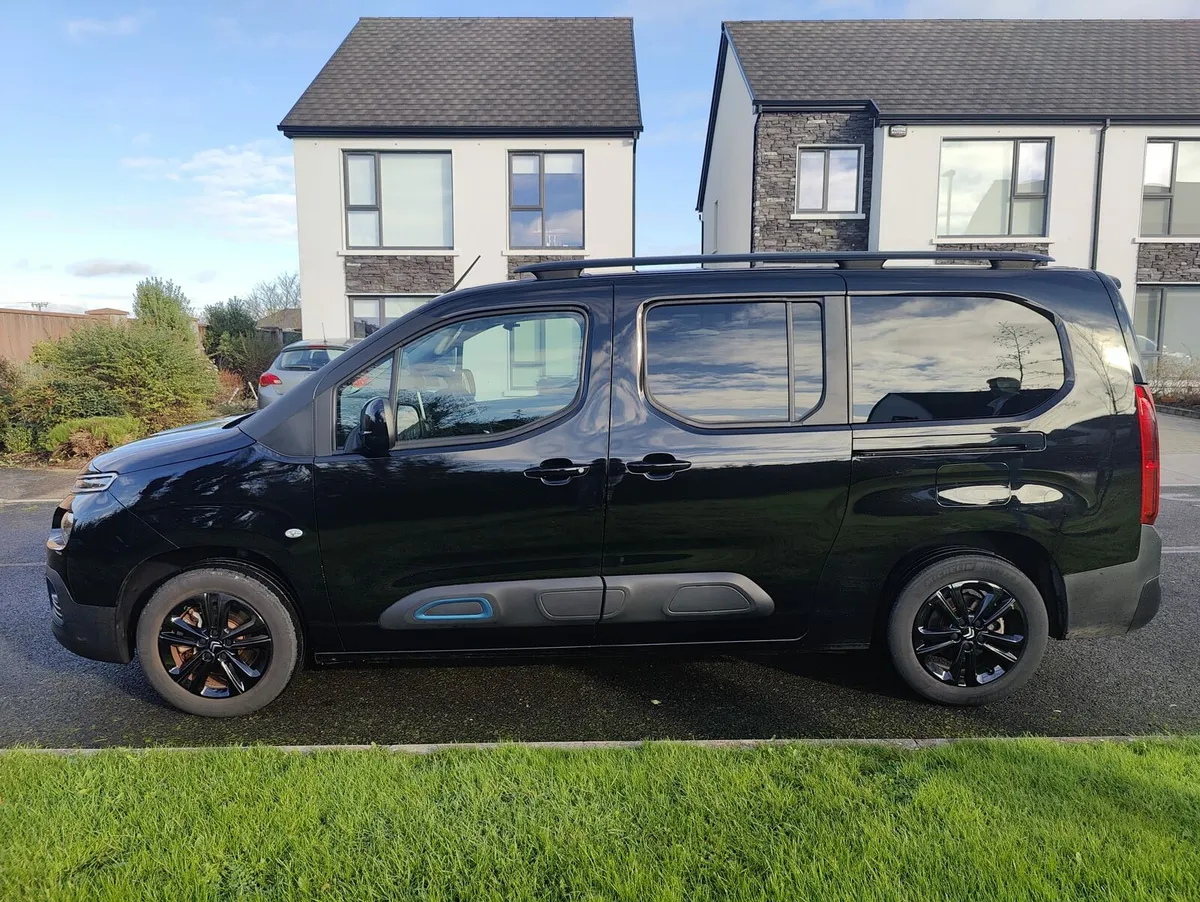 Pristine Black Citroen eBerlingo XL 2023/2 - Image 2