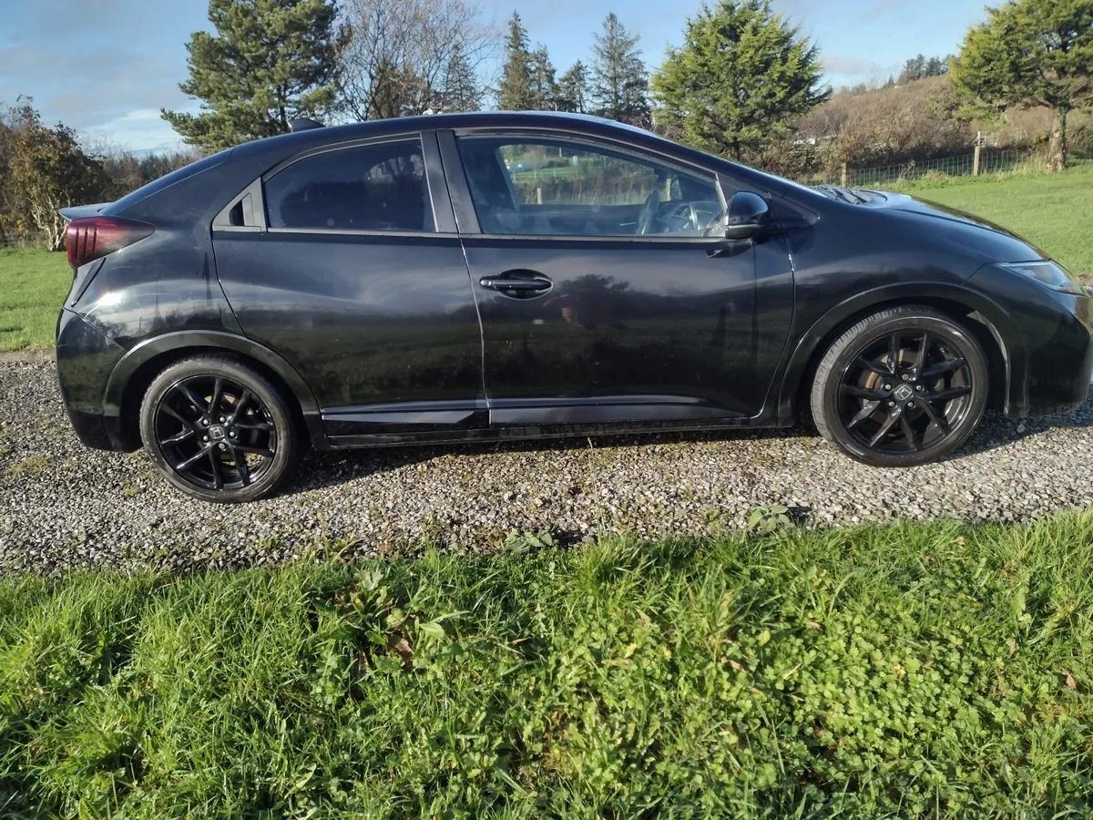 Honda Civic 2016 - Image 1