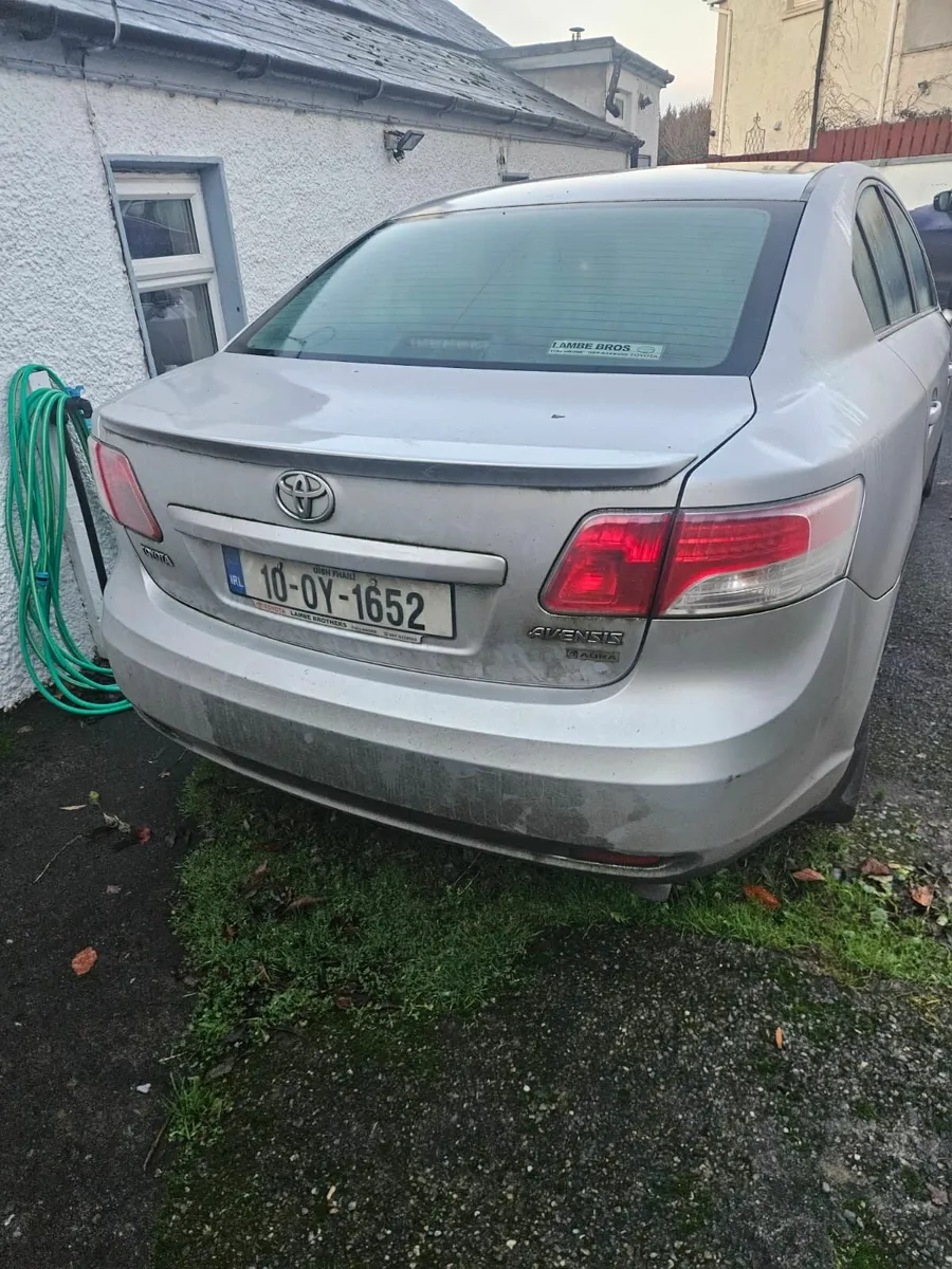 Toyota Avensis 2010 - Image 2