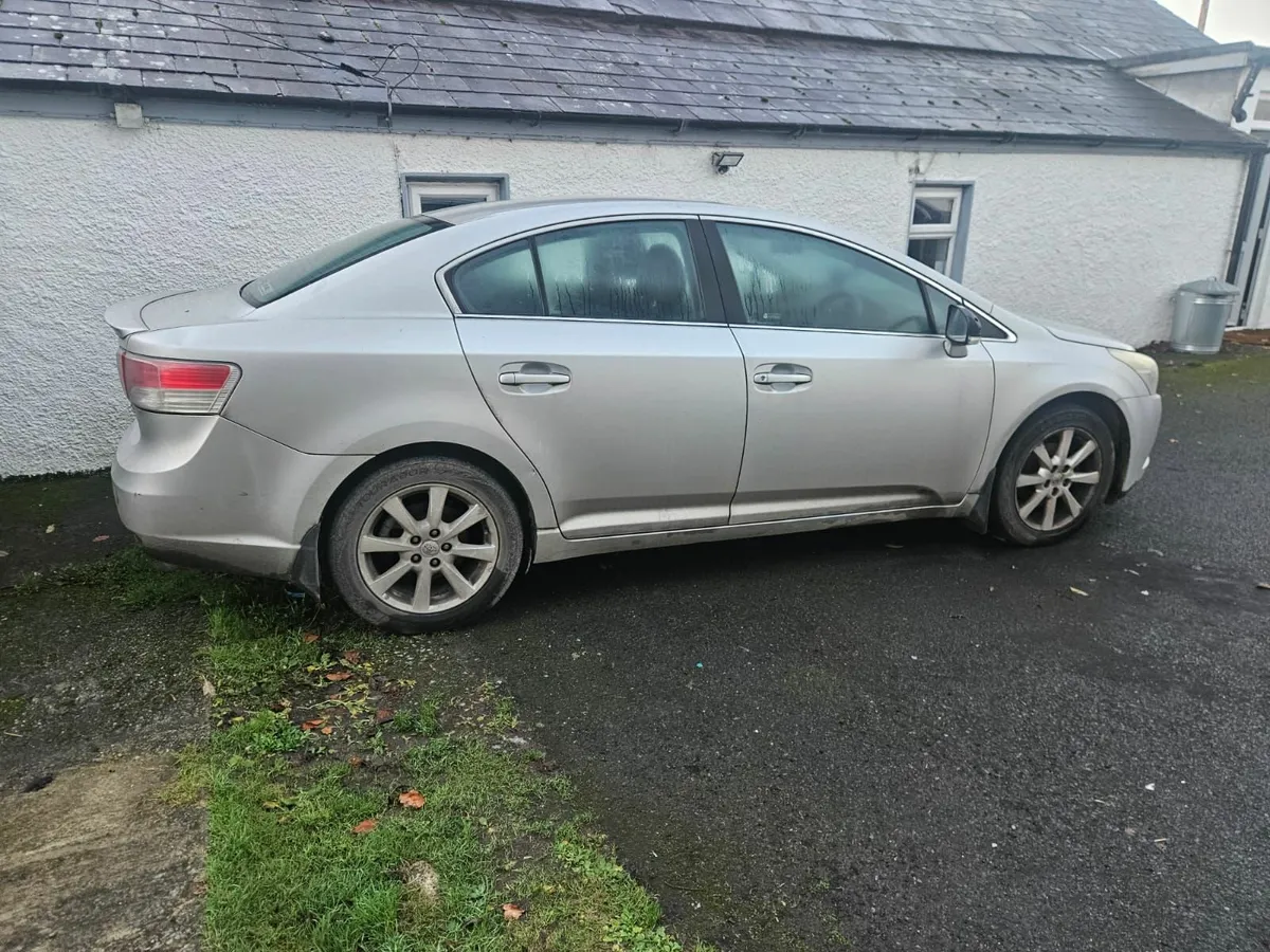 Toyota Avensis 2010 - Image 4