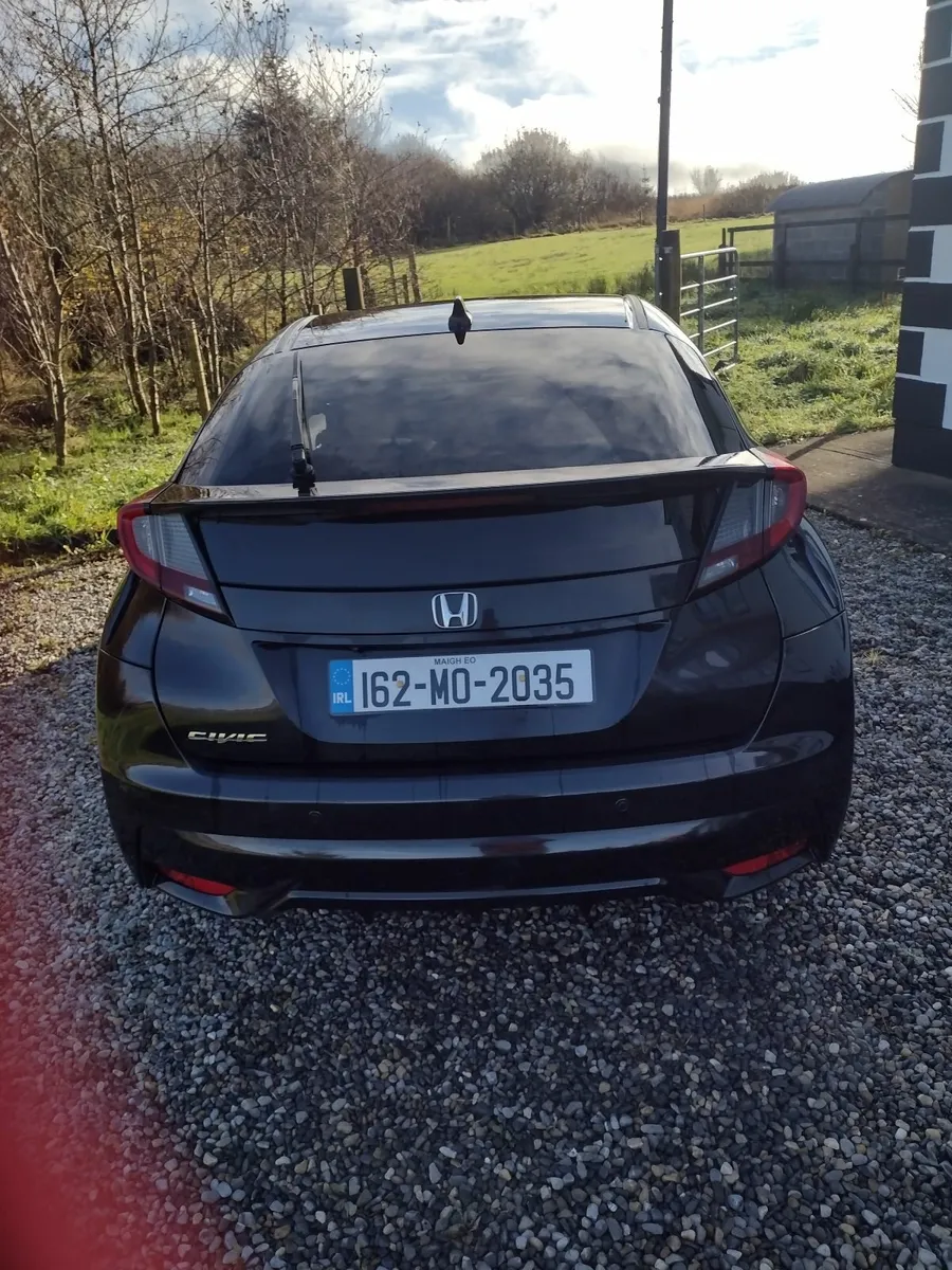 Honda Civic 2016 - Image 2