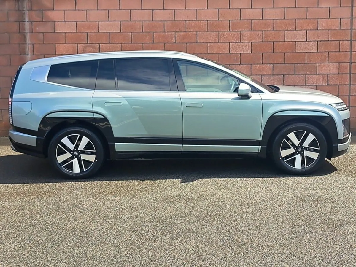 Hyundai IONIQ 9 Platinum Model Rear Wheel Drive 11 - Image 4