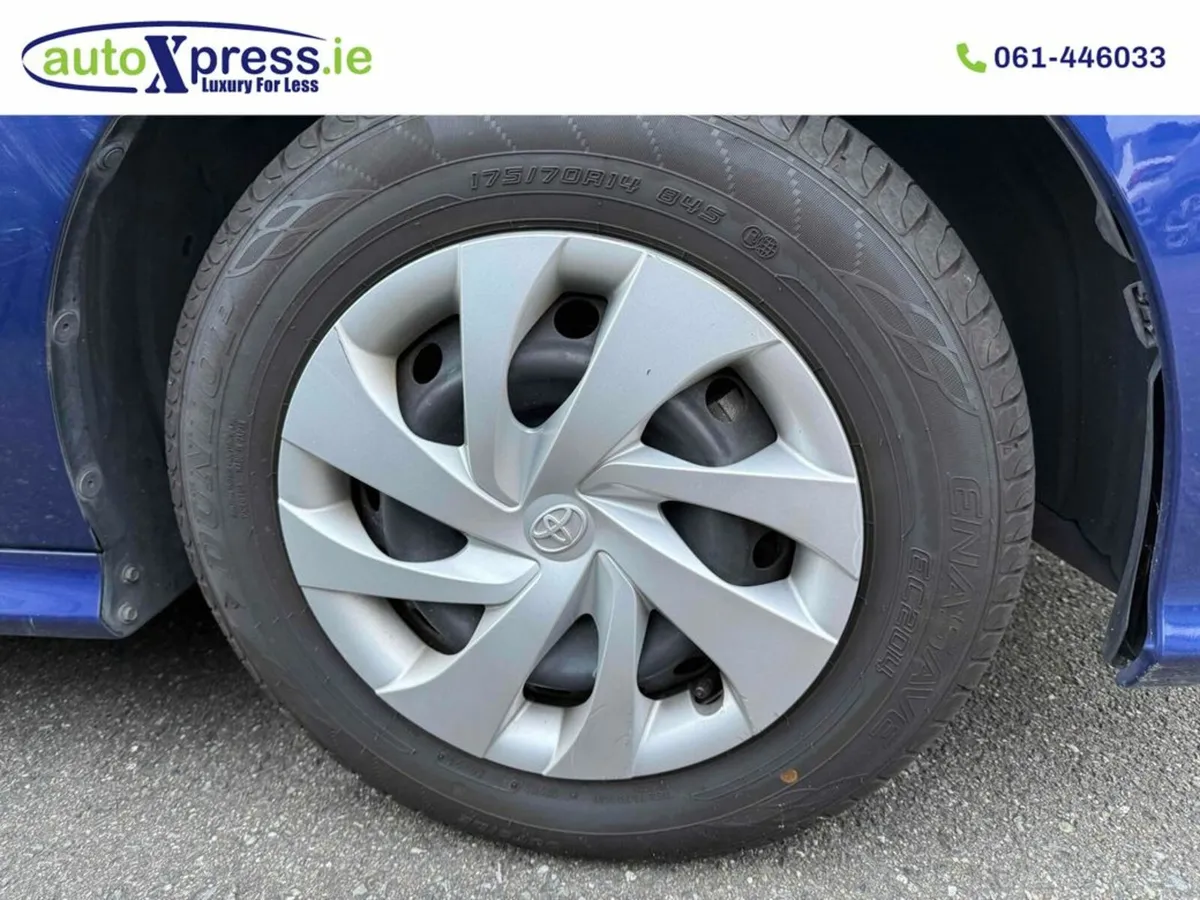 Toyota Yaris 1.5 HYBRID X Automatic, Reversing cam - Image 4