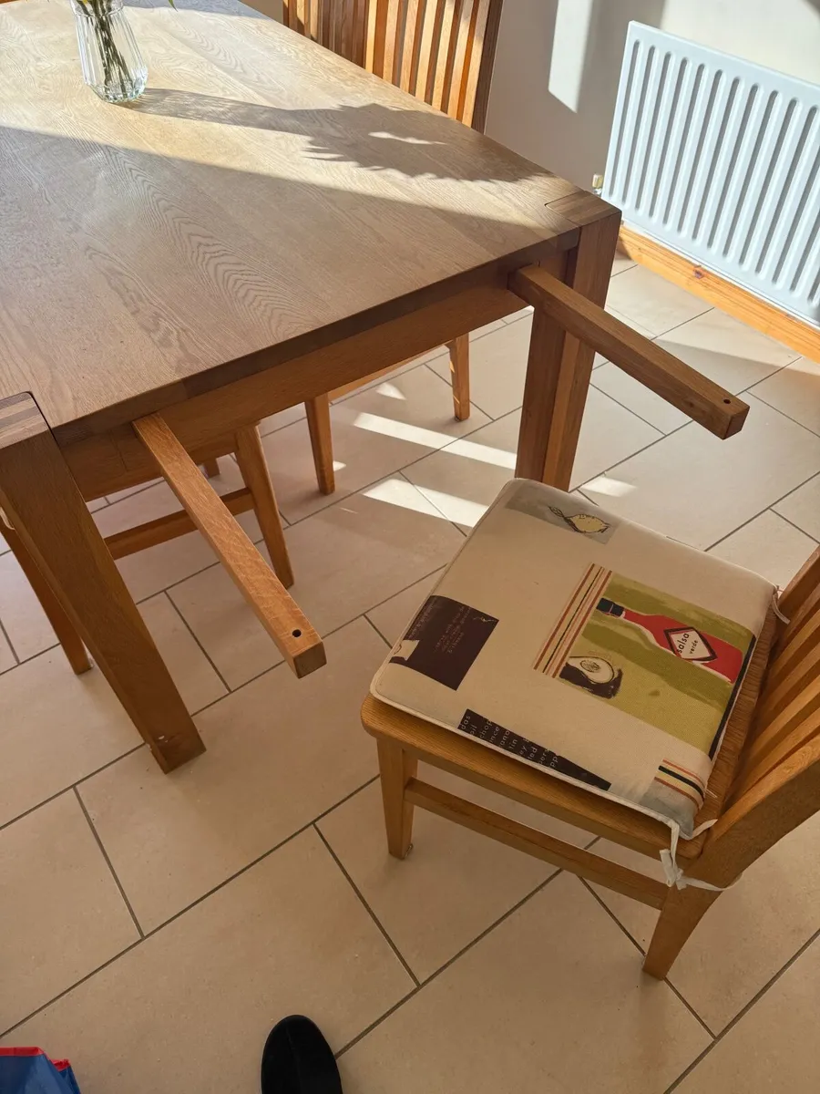 Solid wood table and six chairs - Image 4